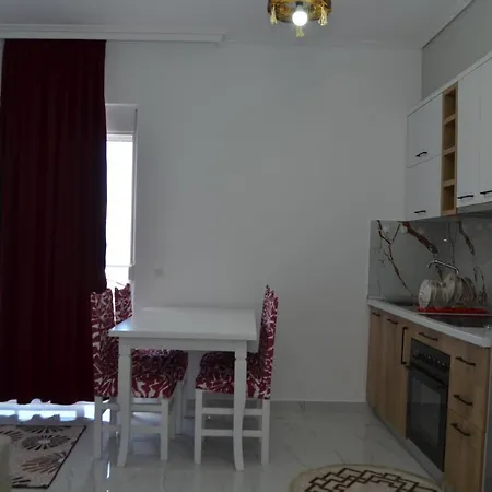Akil Sarandë