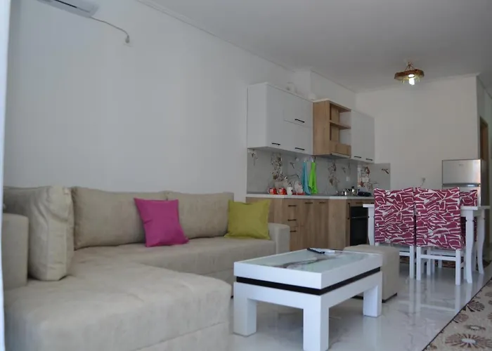 Akil * Sarandë